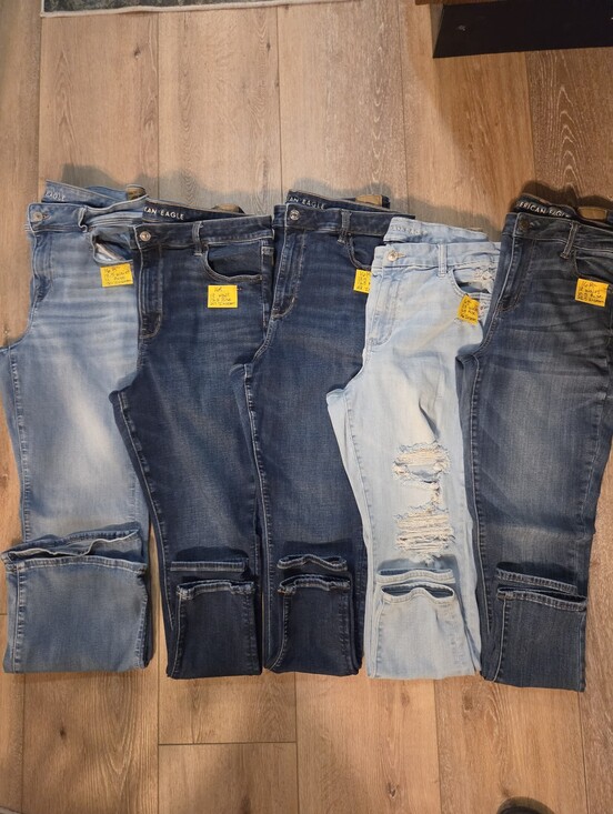 American Eagle Outfitters Denim - BUNDLE American Eagle Outfitters EUC Size 16R and one 16S, size on tags 5 pair
